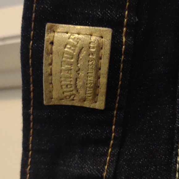 26S Levi Strauss & Co signature boot cut totally shaping jeans - Picture 7 of 11